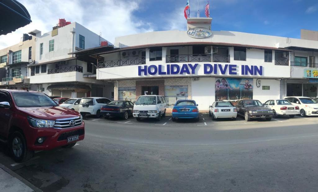 Oyo 90576 Holiday Dive Inn Semporna Exterior photo